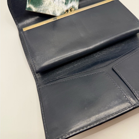Gucci Midnight Blue Leather Wallet with Gold Emblem - Picture 4 of 7